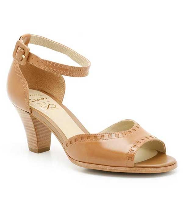 tan block heel strappy sandals