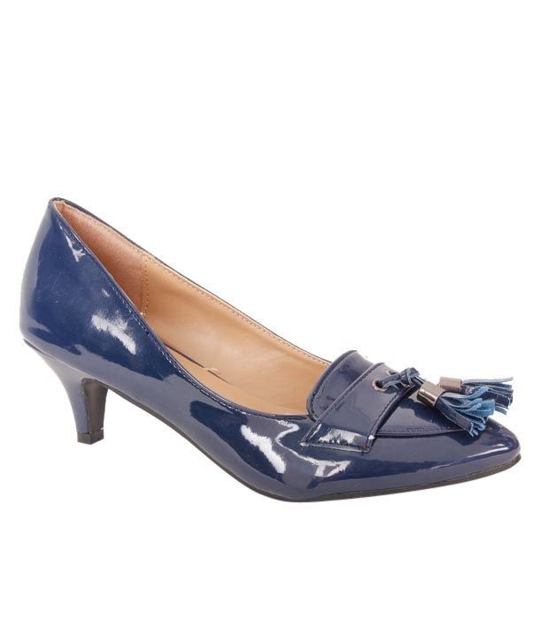 shiny blue pumps