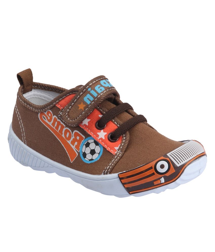 action flotter chappal price