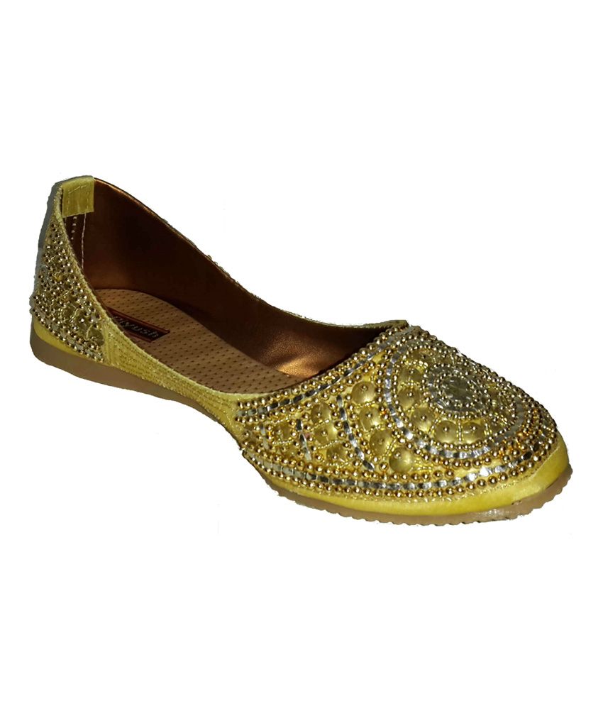 kolhapuri sandals