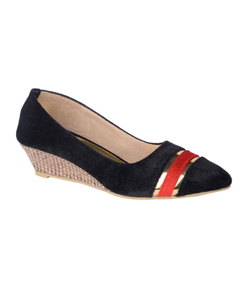 Low Heel Party Wear Velvet Bellies 