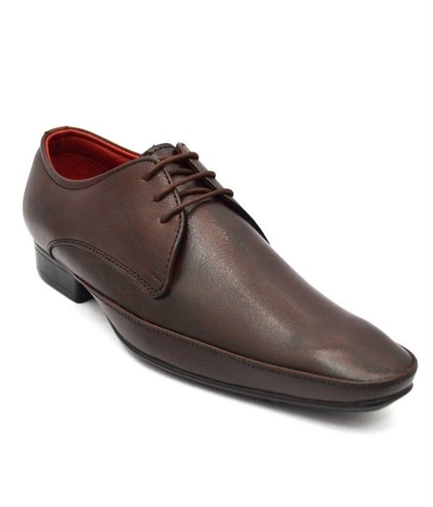 48% OFF on Lippy Brown Formal Shoes For Men on Snapdeal