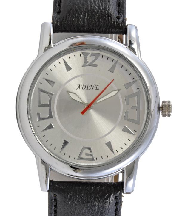 round dial smart watch