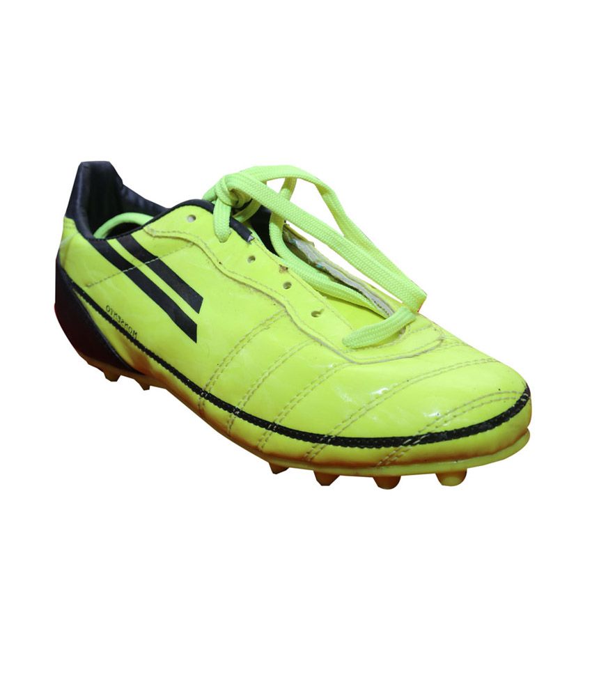 25 OFF on Sega Modesto Leather Football Shoes For Men Green on Snapdeal PaisaWapas