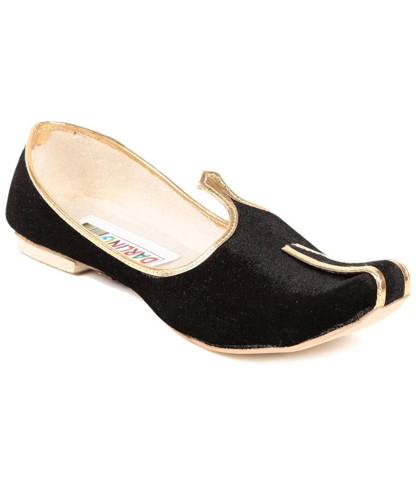 Darling Deals Black Suede Leather Juttis available at snapdeal for Rs.499