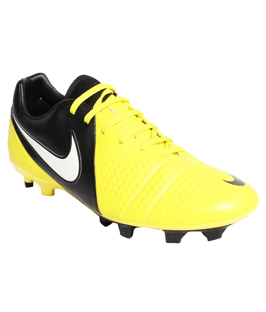 football shoes at lowest price
