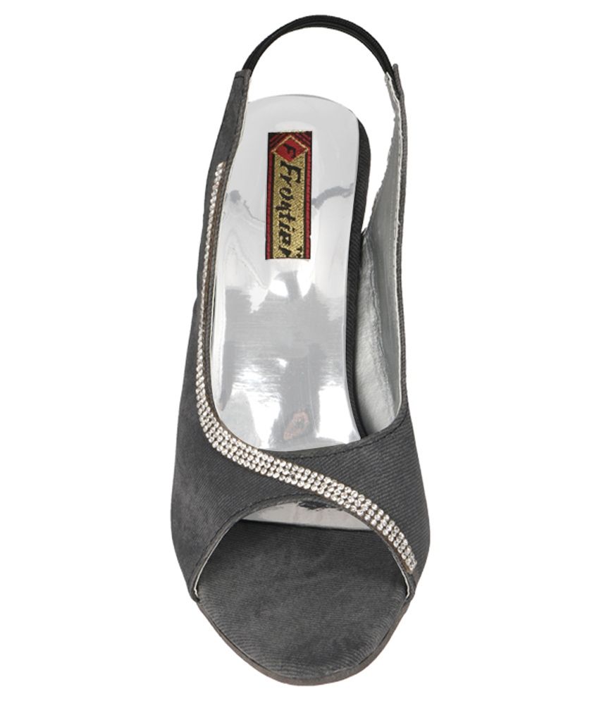 black pumps medium heel