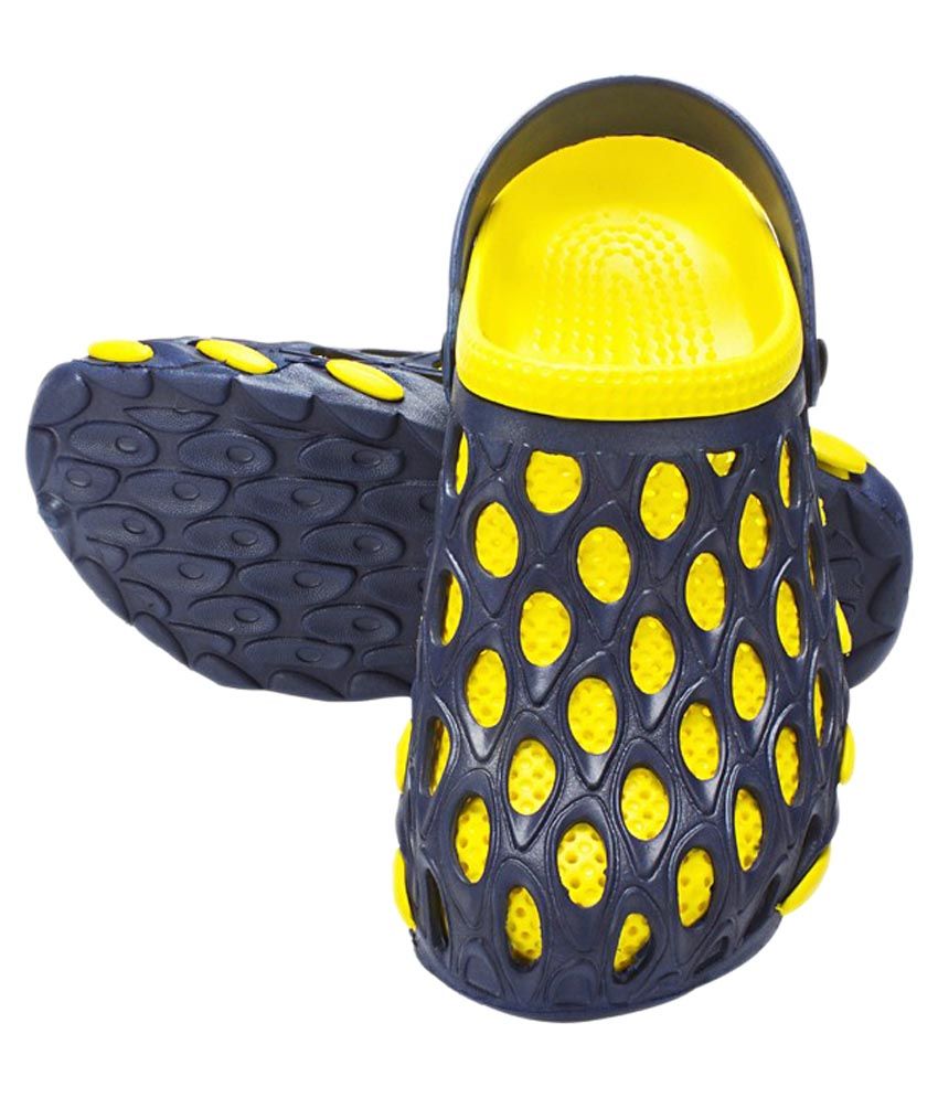 shirts to go with yellow crocs