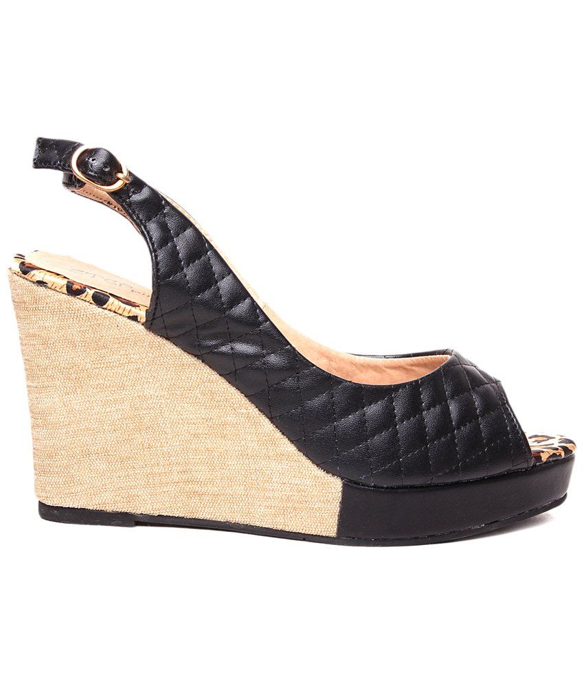 sandals with round heels