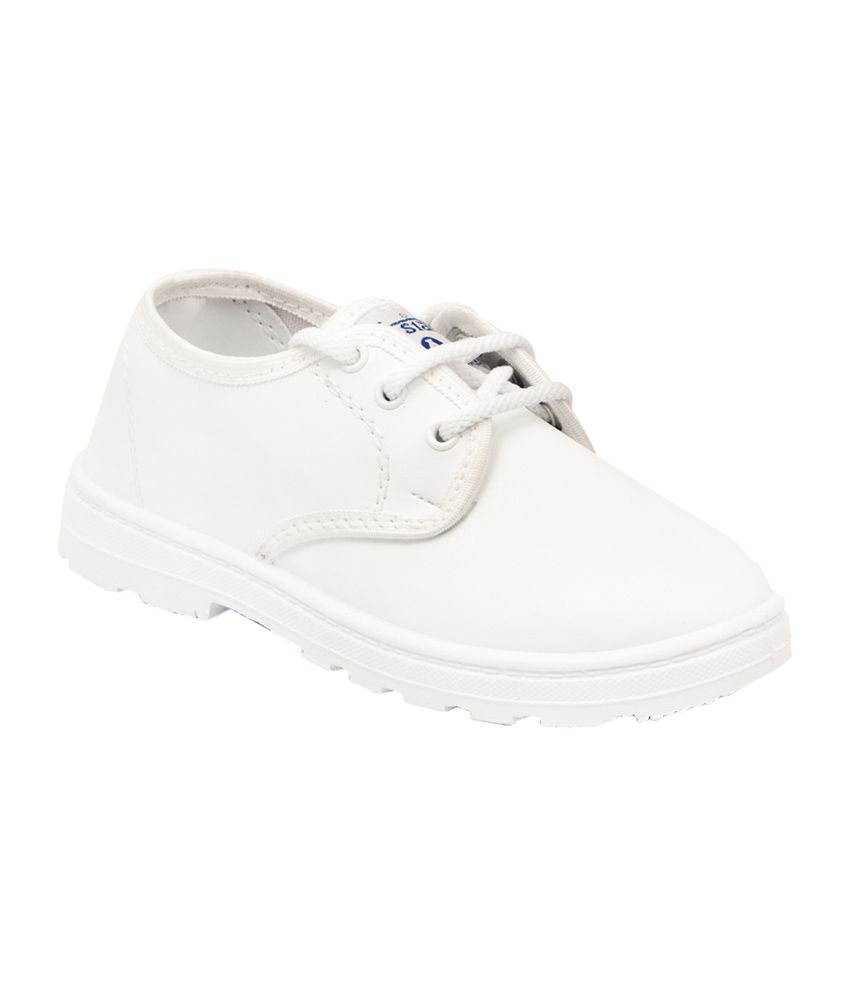 Asian White School Shoes for Boys Price in India- Buy Asian White ...