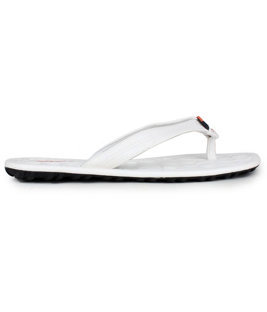 sparx white chappal