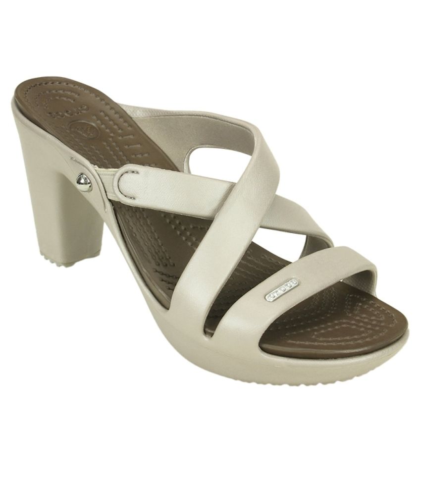 crocs pump shoes