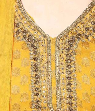 biba yellow suit