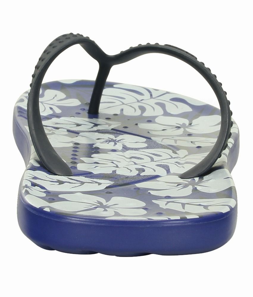 Crocs Navy Relaxed Fit Flip Flops Price in India- Buy Crocs Navy Relaxed Fit Flip Flops Online 