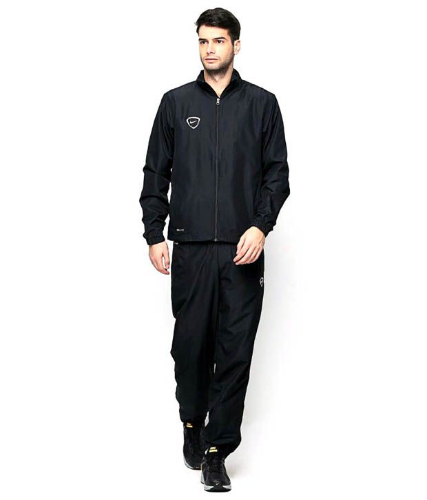 Inferir Mecánico Ten cuidado 38% OFF on Nike Academy Wvn Wup Solid Men's Tracksuit on Snapdeal |  PaisaWapas.com