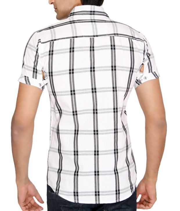 women's black and white checkered shirt