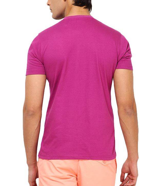 magenta t shirt