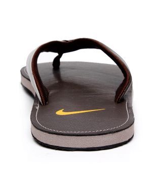 nike old model slippers