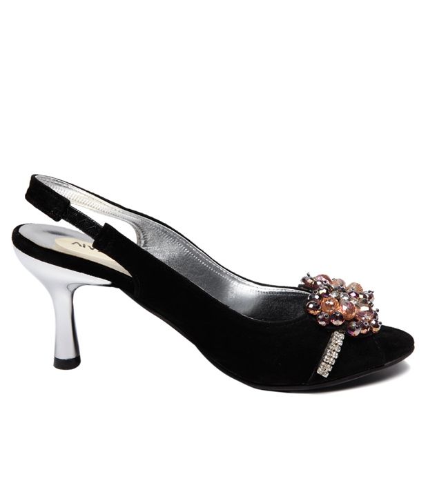 sleek sandals online