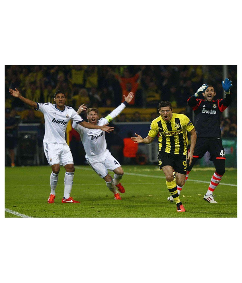 Artifa Robert Lewandowski Football Poster: Buy Artifa ...