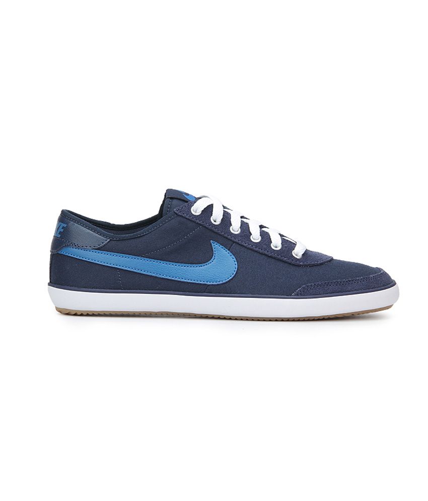 nike navy sneakers womens