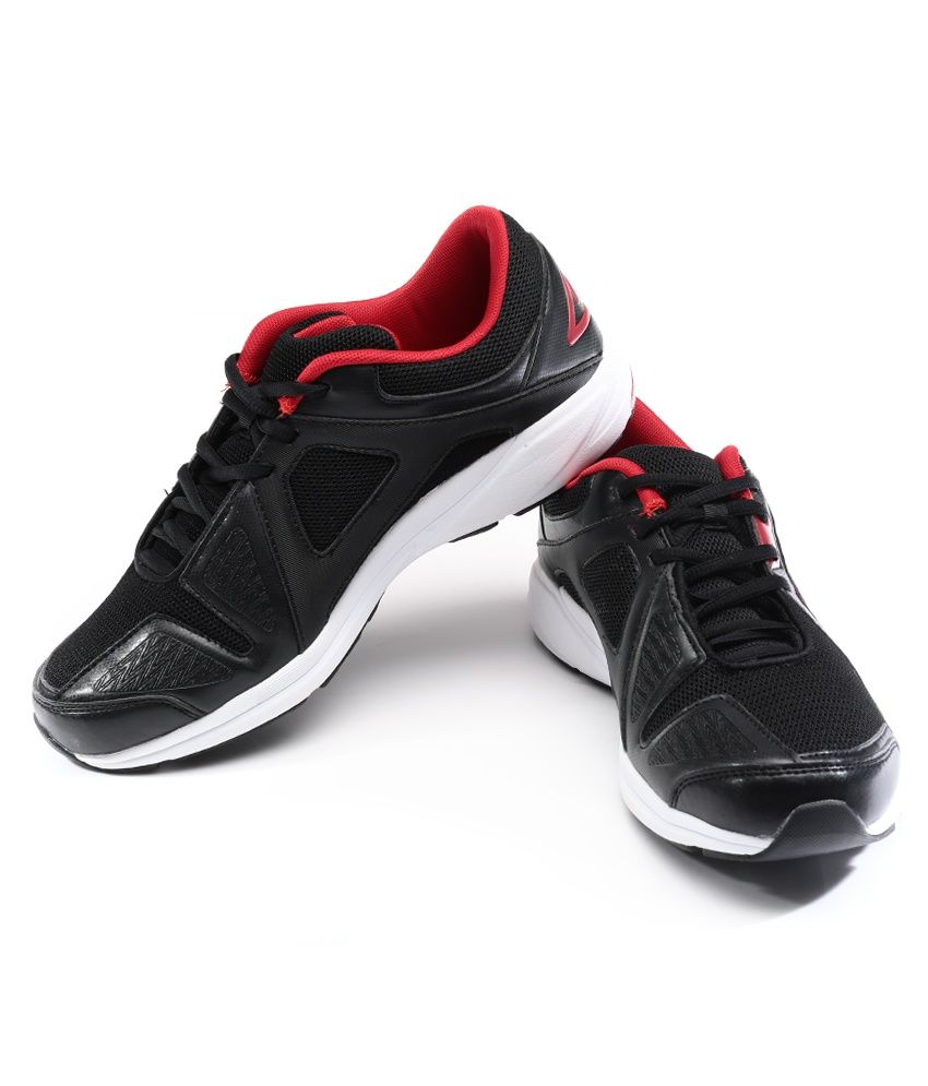 umbro black shoes