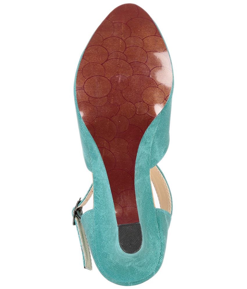 hugo boss flipflops