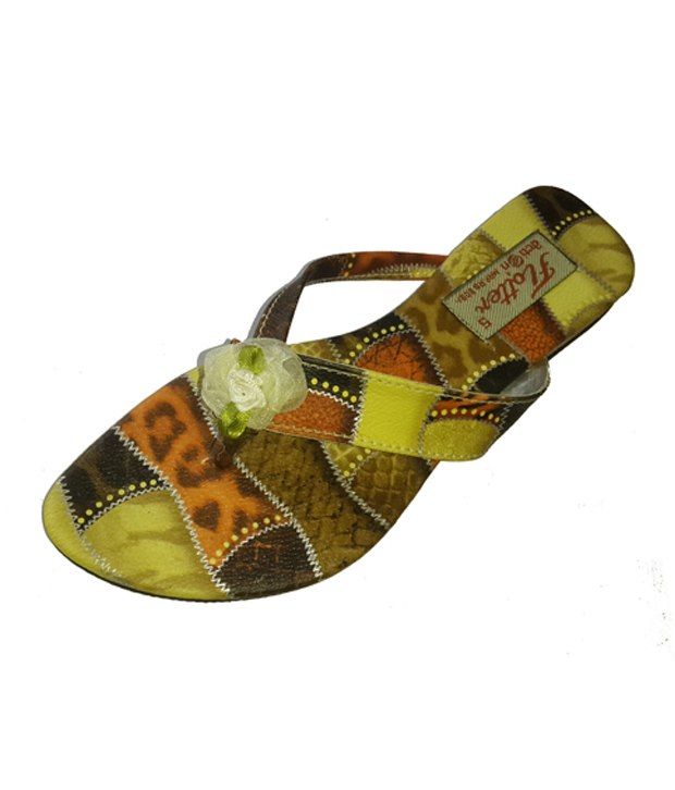 action flotter chappal price