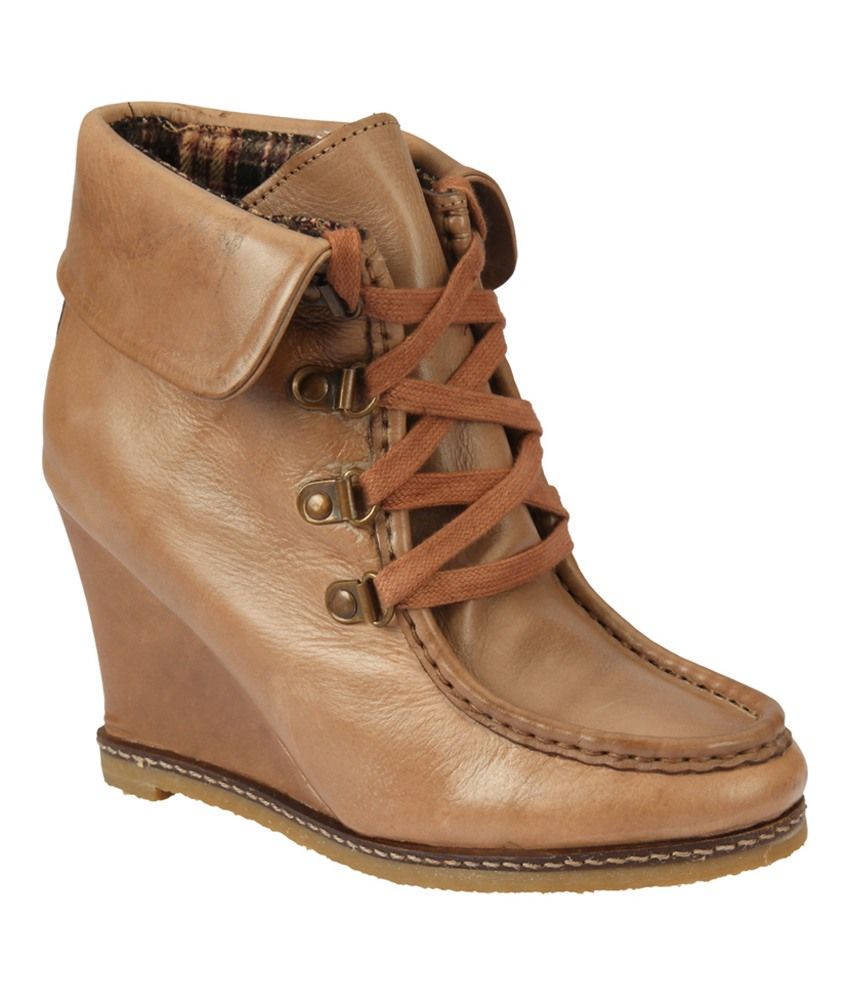 short brown flat boots