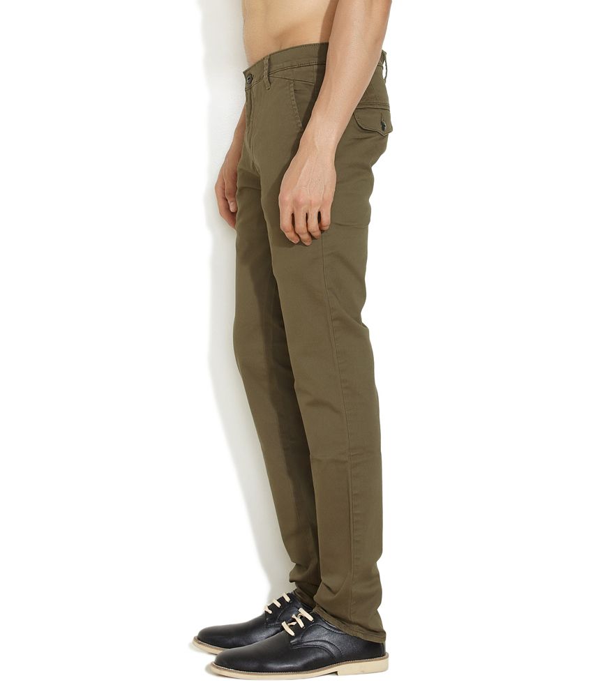 olive green trouser with white shirt