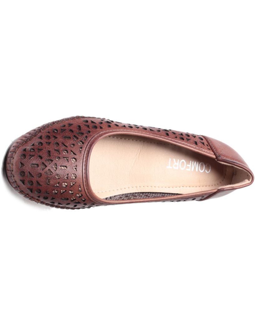 wedge pumps brown