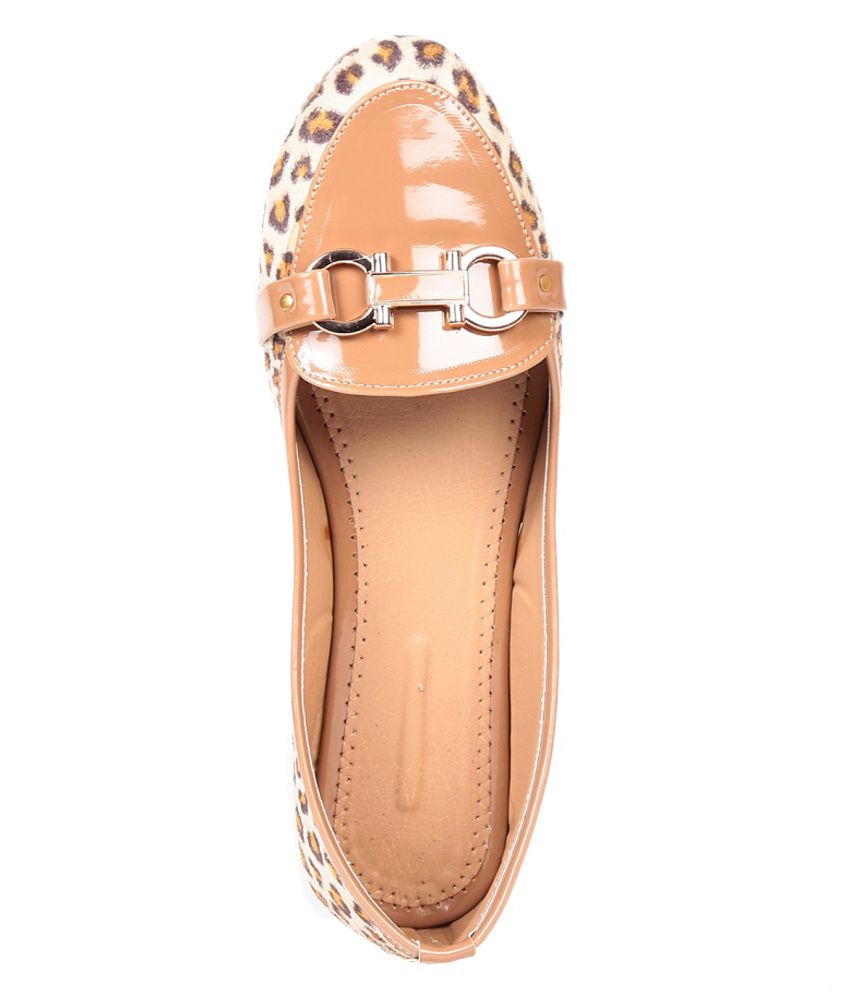 tan leather ballerinas