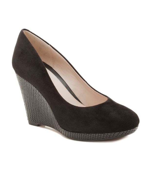 clarks black wedge pumps