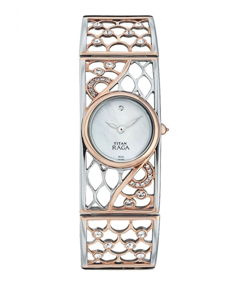 titan ladies smart watch