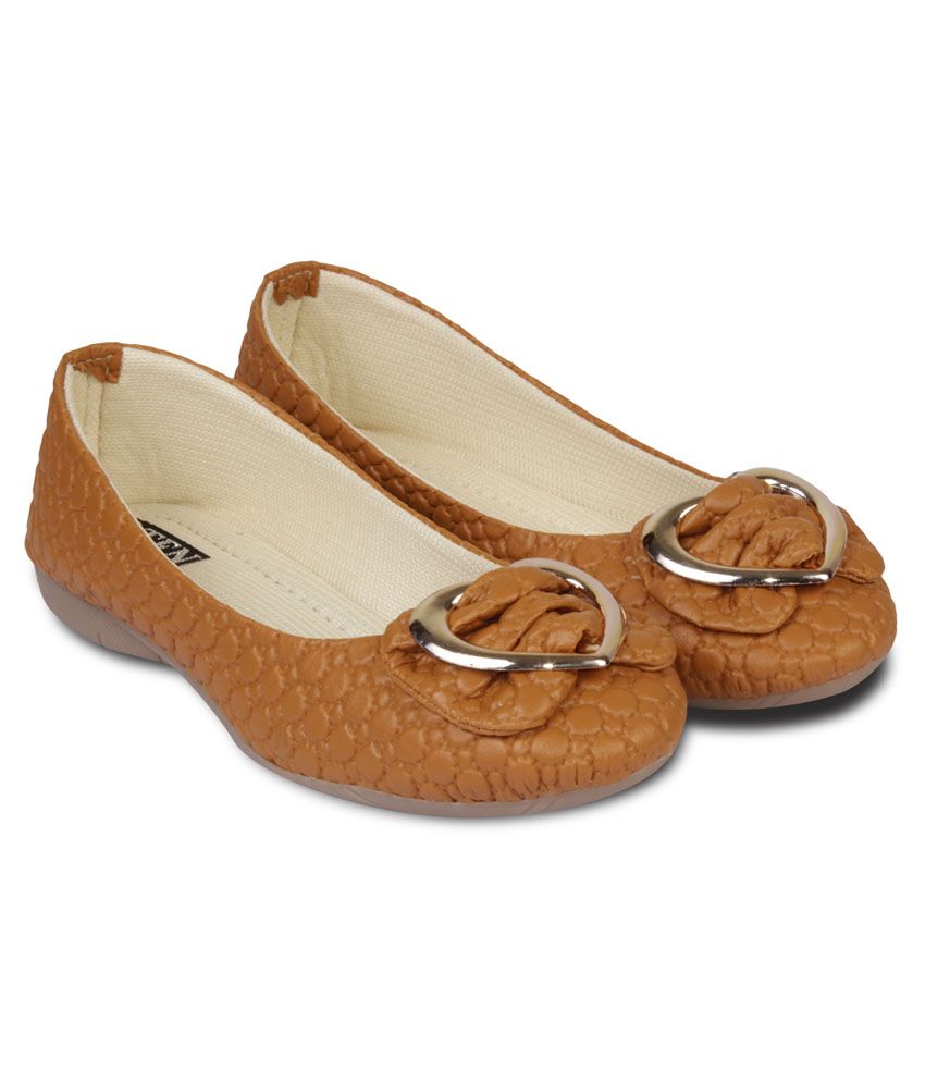 tan leather ballerinas