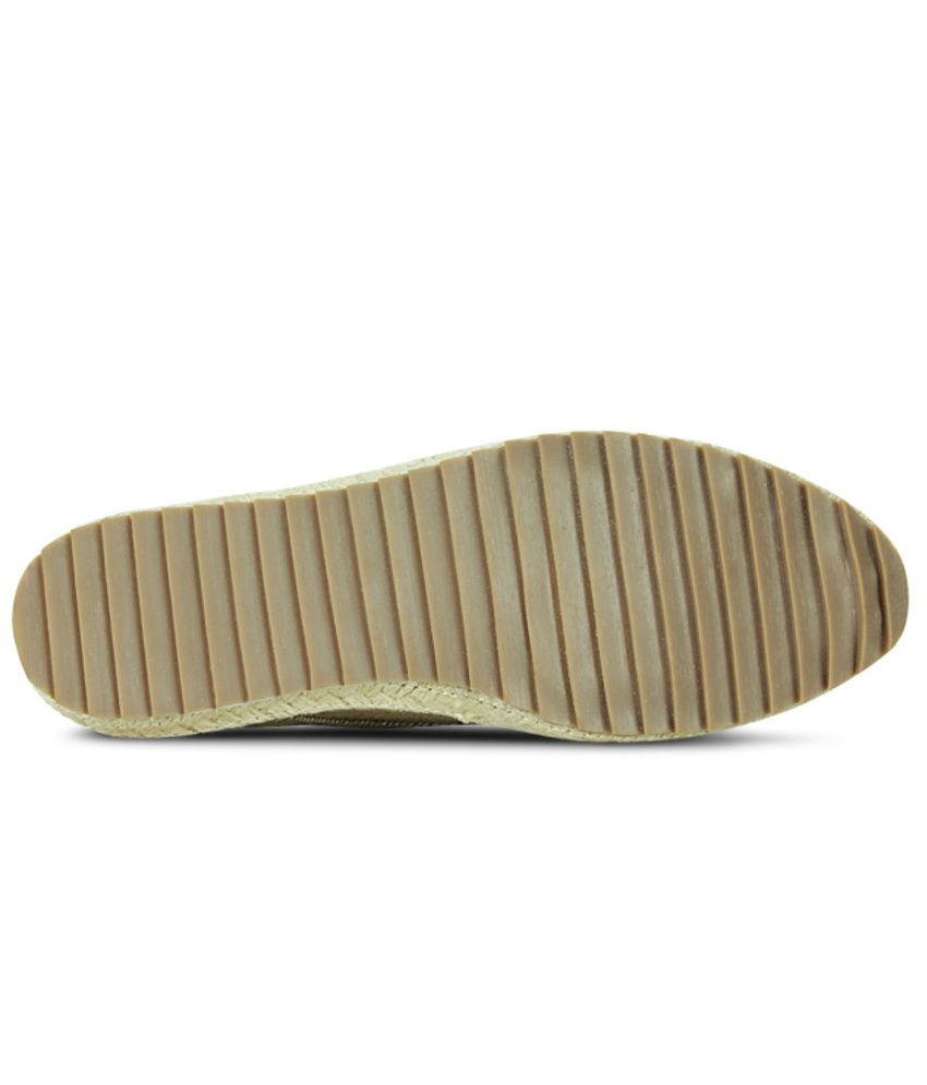 Get Glamr Beige Comfort Casual Shoes Price in India- Buy Get Glamr ...