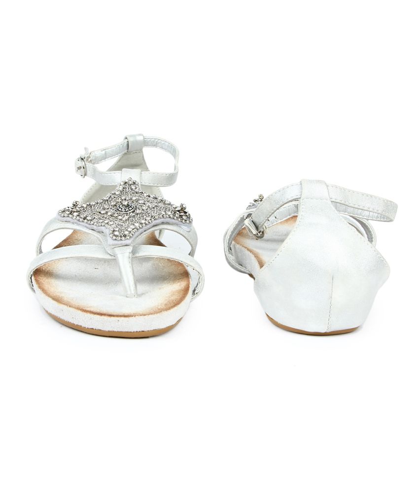 Kiss Kriss Silver Flat Sandals Price In India Buy Kiss Kriss Silver 