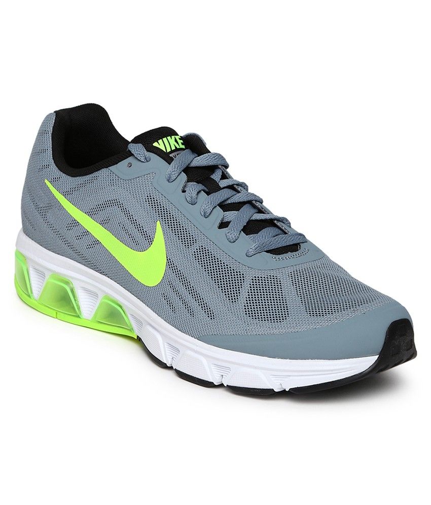 nike sports shoes below 2000