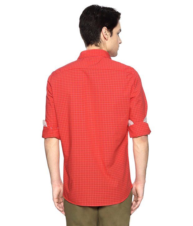 van heusen red tshirt