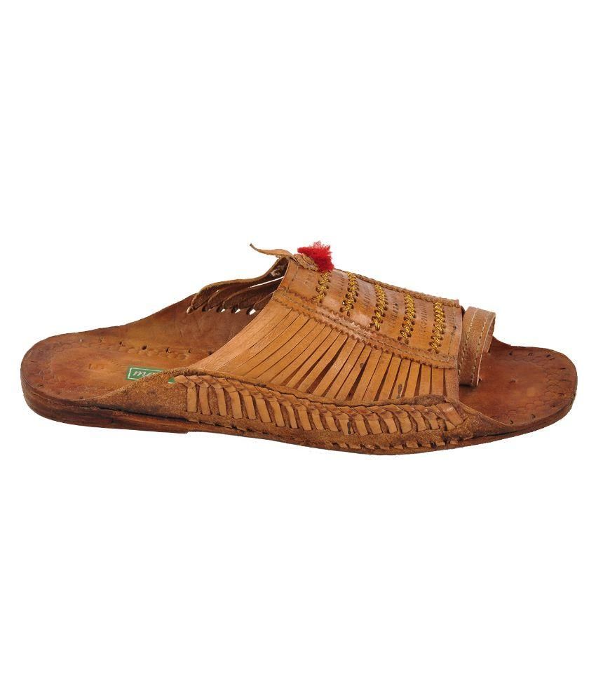 kolhapuri chappal brown