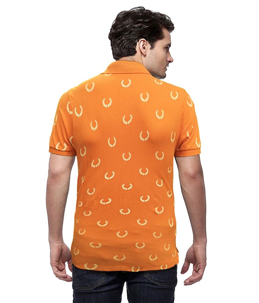 orange poloshirt