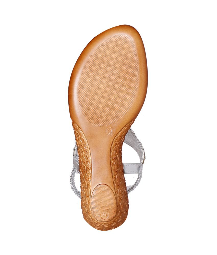 Pantof Gold Heeled Sandals Price in India- Buy Pantof Gold Heeled ...