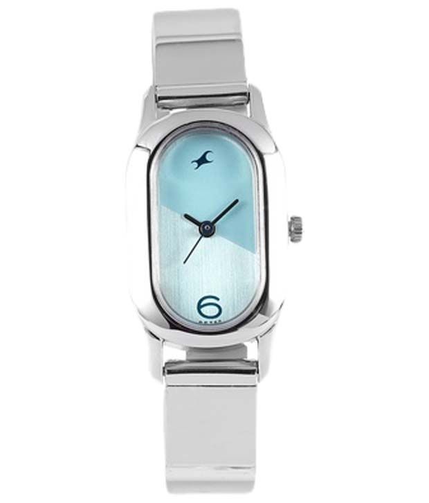 wrist watch of fastrack