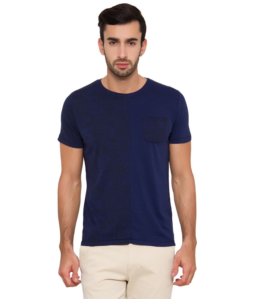 neavy blue shirt