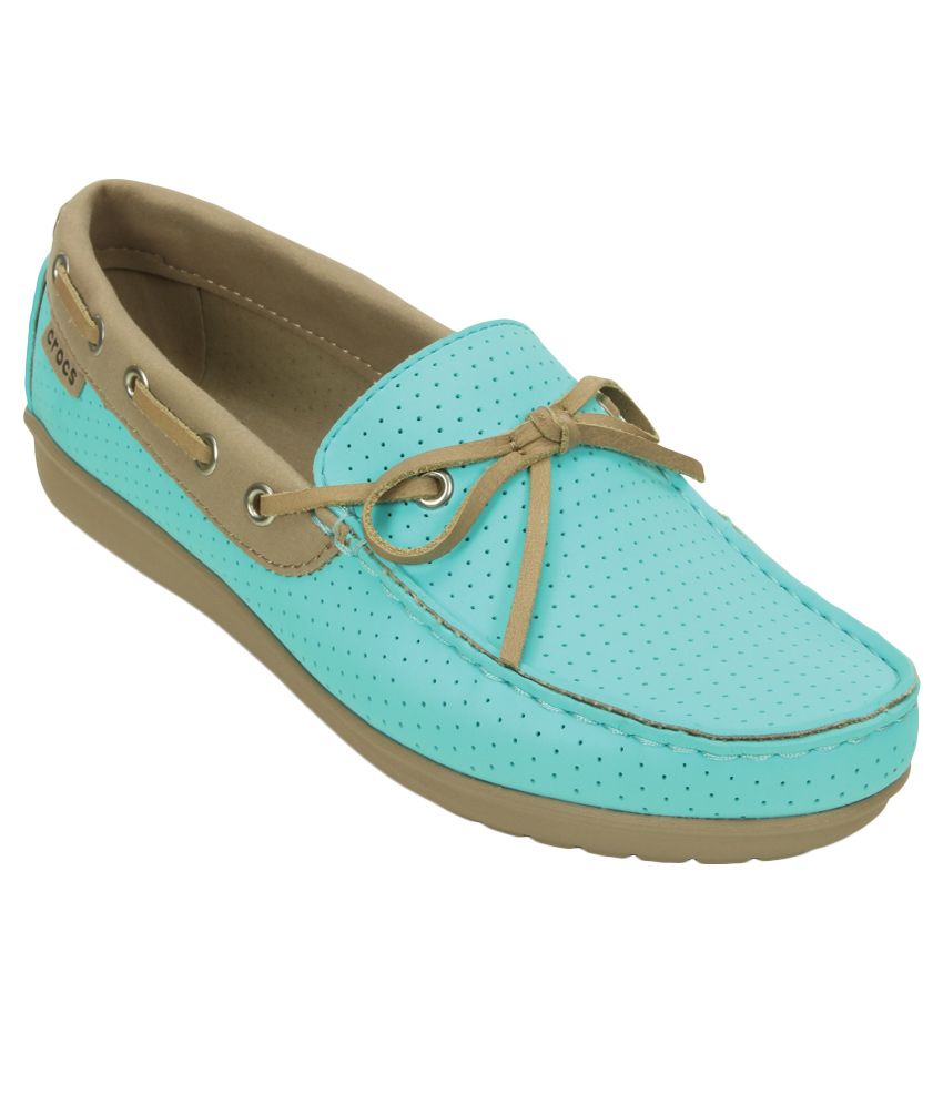 womens turquoise crocs