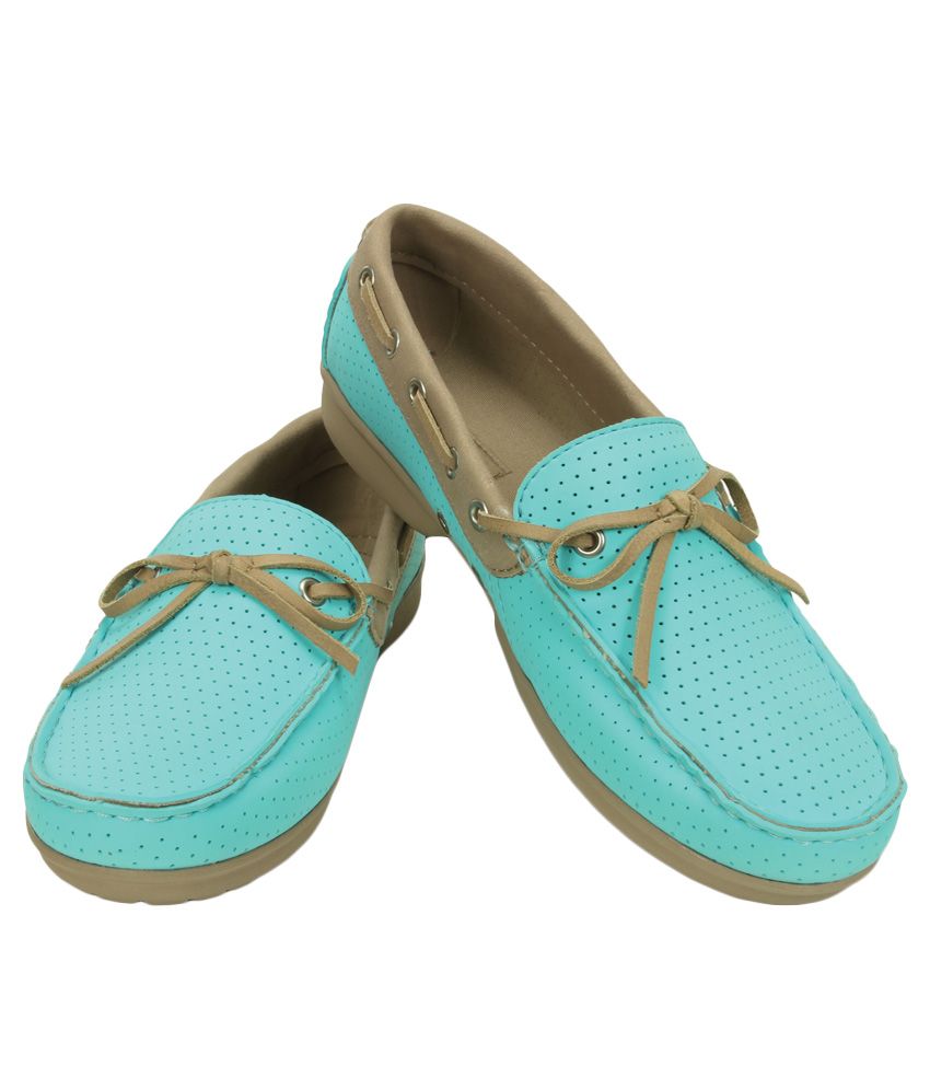 womens turquoise crocs