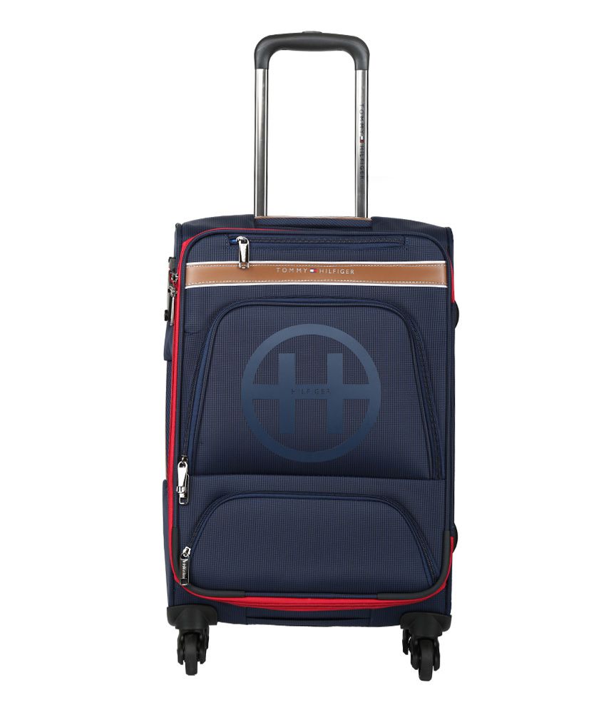 tommy hilfiger luggage size