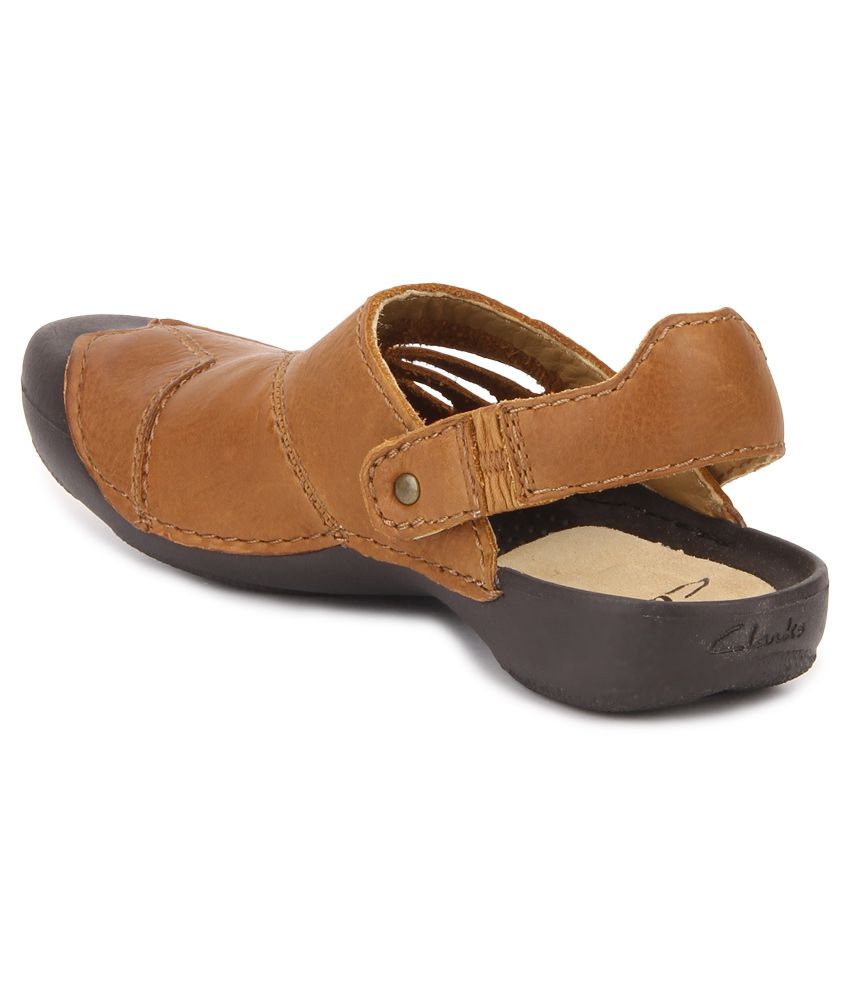 clark wild vibe tan sandals