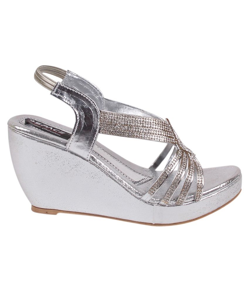 wide silver wedges