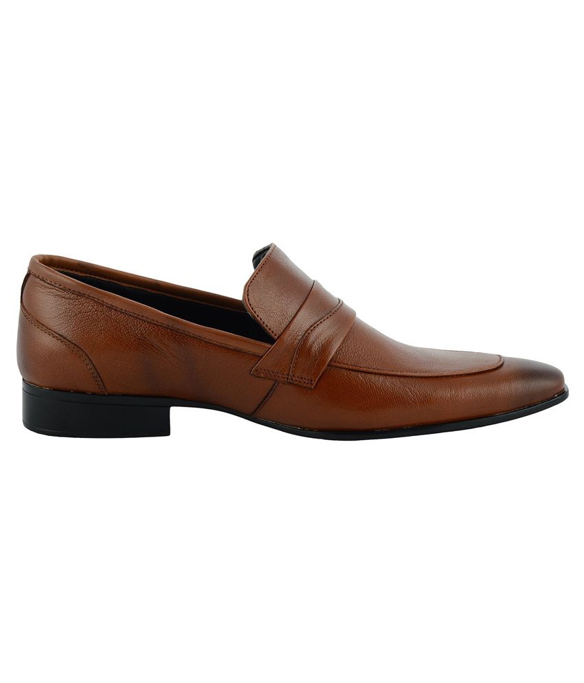 Auserio Tan Formal Shoes Price in India 